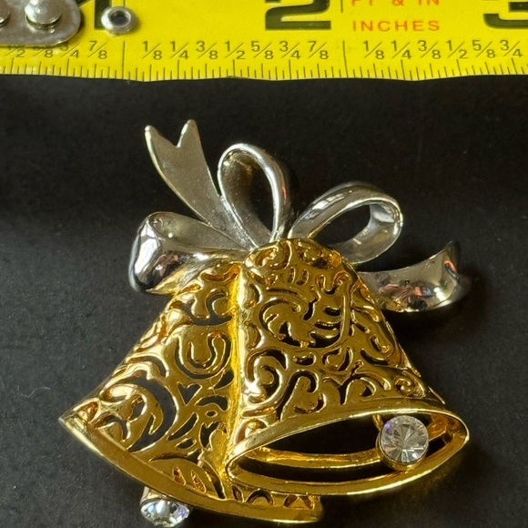 Holiday Brooch - Picture 6 of 6